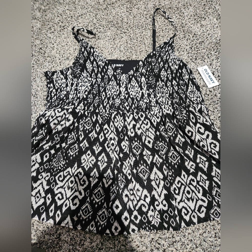 Brand new with tags size large old navy adjustable strap flowy top
